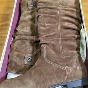 SOFFT Suede Boots - SIZE 8.5 - WORN ONLY IN STORE